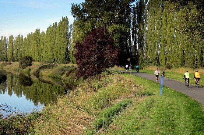 5-hour Seattle and Suburbs Attractions Tour - Juanita Beach Park and Lake Washington