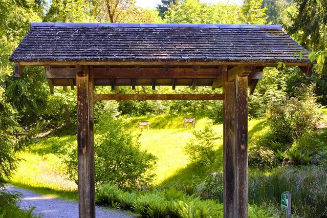 Bainbridge Island Discovery and Whiskey tasting Tour - Halls Hill Lookout and Labyrinth
