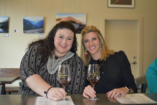 Bainbridge Island - Troll Treasures & Wine Wonders - The small group changes the feel of the afternoon