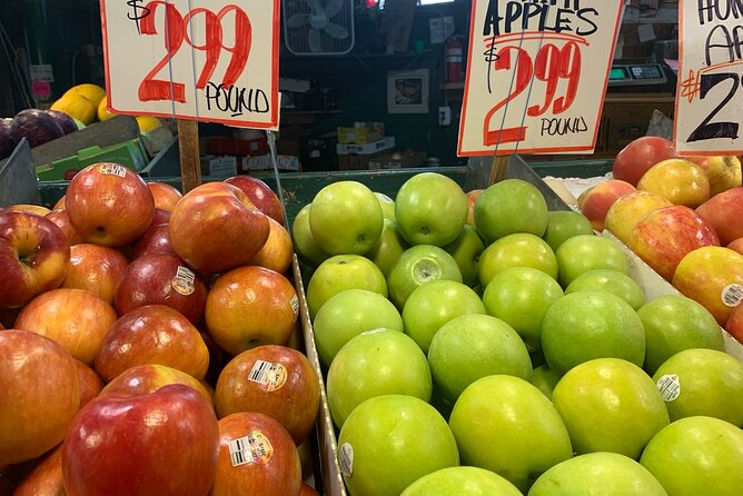 Bite-Sized Seattle History & Food by Go West Tours - A guide who keeps the pace human