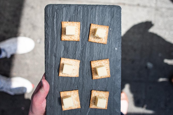 Chef Guided Food Tour of Pike Place Market - Beecher’s cheese and the famous mac and cheese