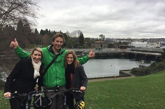 Emerald City Bicycle Tour - Fremont by bicycle, with time to look around