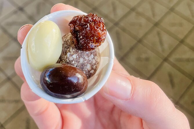 Festive Flavors of Pike Place Market Holiday Food Tour - What Makes the Holiday Theme Worthwhile
