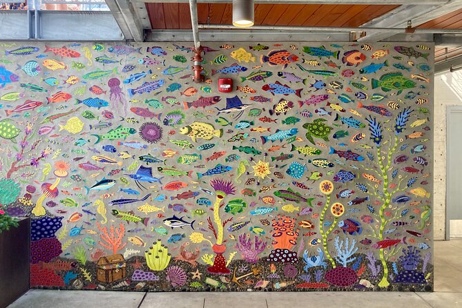 Food Tasting & Arts Tour of Pike Place Market - Shops, galleries, and Pike Place buskers