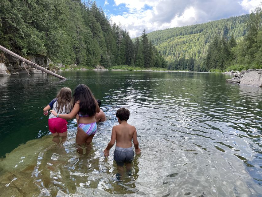 From Seattle/Kirkland/Bellevue: Leavenworth Exclusive Tour - Returning by the river and Deception Falls