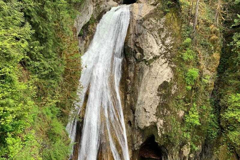 From Seattle: Pacific Northwest Waterfalls & Hiking Tour - Borst Lake and the Mount Si view