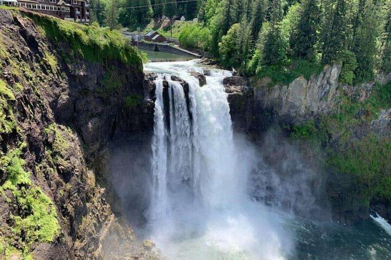 From Seattle: Pacific Northwest Waterfalls & Hiking Tour - Hiking through Olallie State Park to Twin Falls