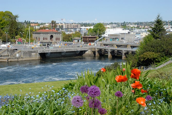 From Seattle: Private Seattle City Tour - Lake Washington shows Seattle beyond downtown