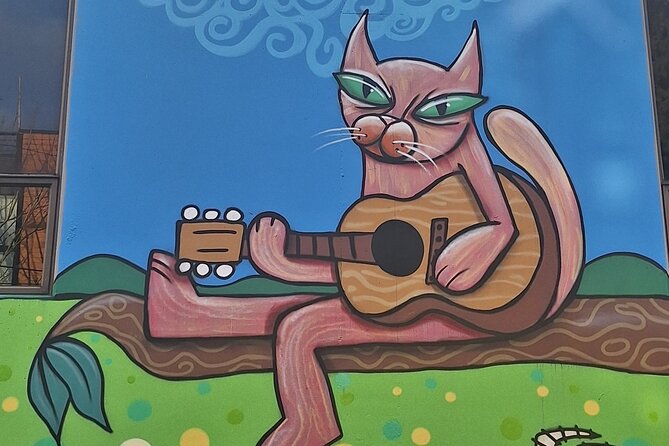 Henry Art Tours-Come See the Fun Side of Seattle Art/Pubs/History - Queen Anne: murals with city views