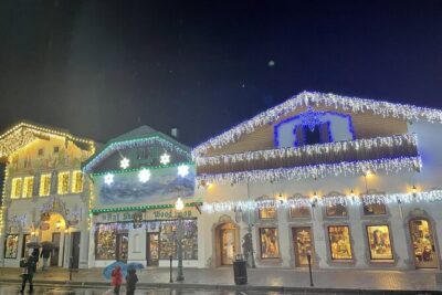 Leavenworth Christmas Lights Tour from Seattle