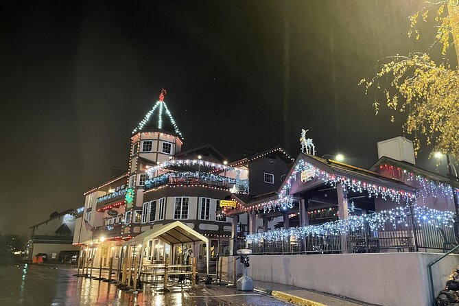 Leavenworth Christmas Lights Tour from Seattle - What the guide adds to a long day