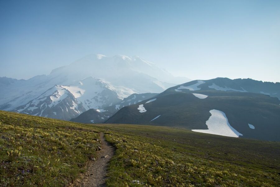 Mount Rainier: Day Hike on the Mountain - Frozen Lake and the search for mountain goats