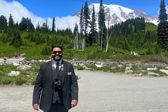 Mount Rainier Private Full Day — Sprinter Van or SUV - What guides Giancarlo and Armando add