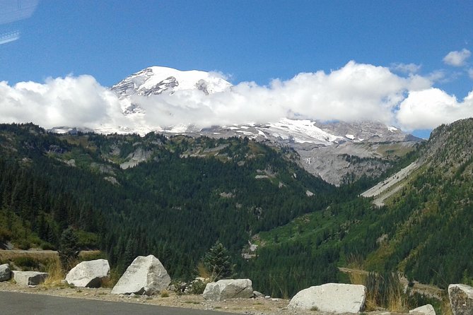 Mount Rainier Tour from Seattle - The drive to Mount Rainier with a local guide