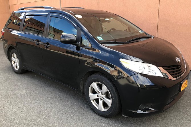 Private Arrival Transfer from Seattle Tacoma Airport SEA - From SEA baggage claim to your hotel door