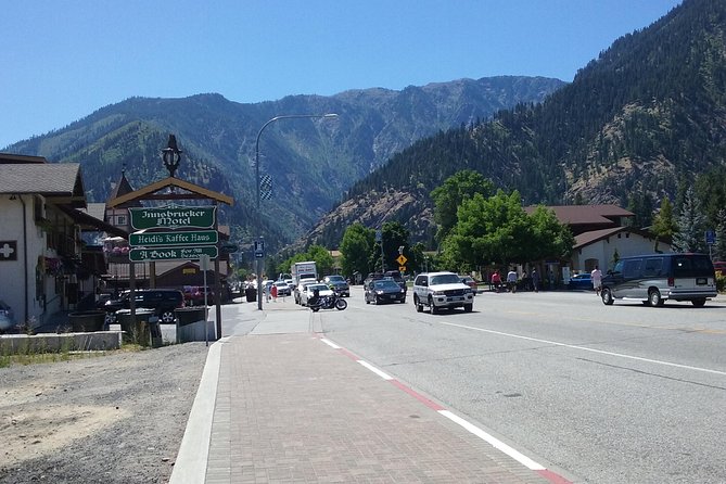 Private Cascade Mountains and Waterfalls Tour from Seattle - Leavenworth offers a change of rhythm