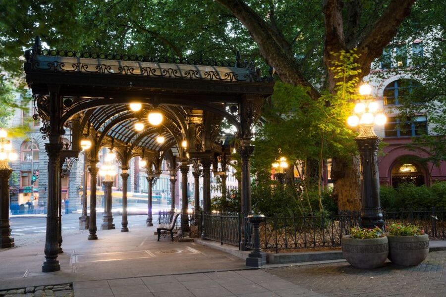 Seattle: 3-Hour City Highlights Tour - Sports arenas, the International District, and the waterfront