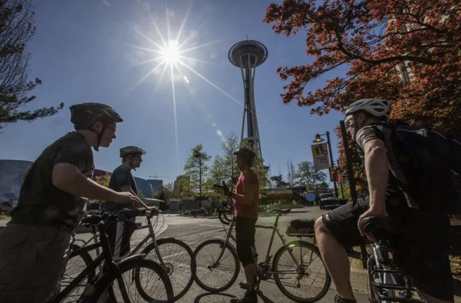 Seattle: 3 Hour Emerald City Standard Bike Tour - Starting at 11 Vine Street by the Seattle Waterfront