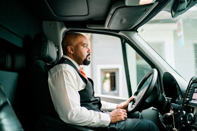 Seattle Arrival Chauffeur Driven Airport Transport - Key points to know before you book