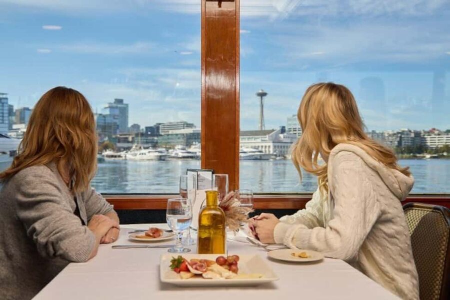 Seattle: Brunch Cruise - What arrives at the brunch buffet