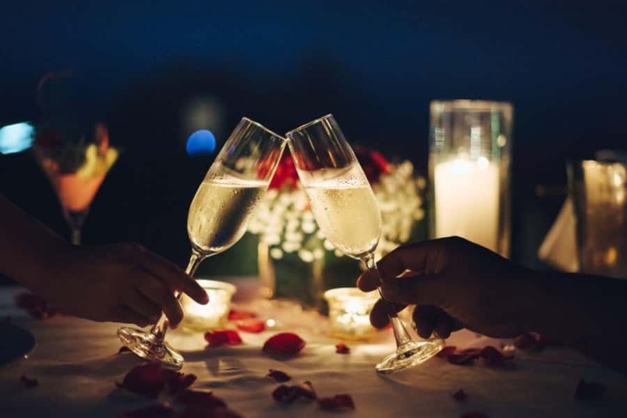Seattle: Dinner Cruise Experience - Boarding With Prosecco or Sparkling Cider