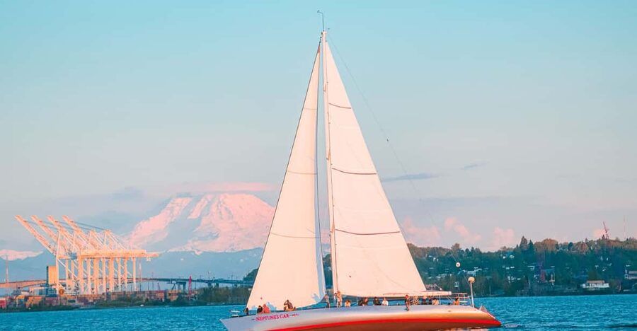 Seattle: Elliott Bay Sailing Cruise - Crew, commentary, and the tone on board