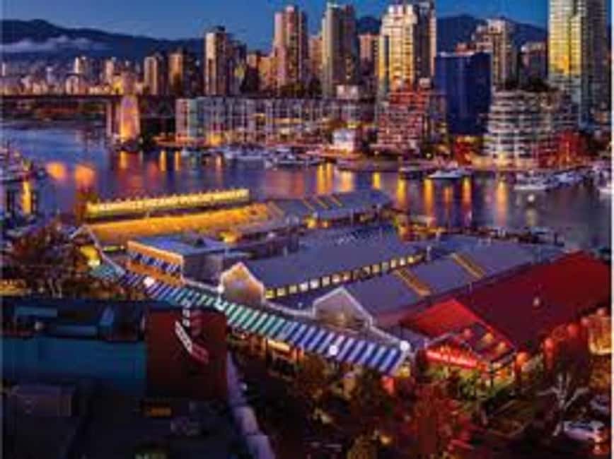 Seattle: Guided Day Trip to Vancouver - Gastown and the 20-minute Steam Clock stop
