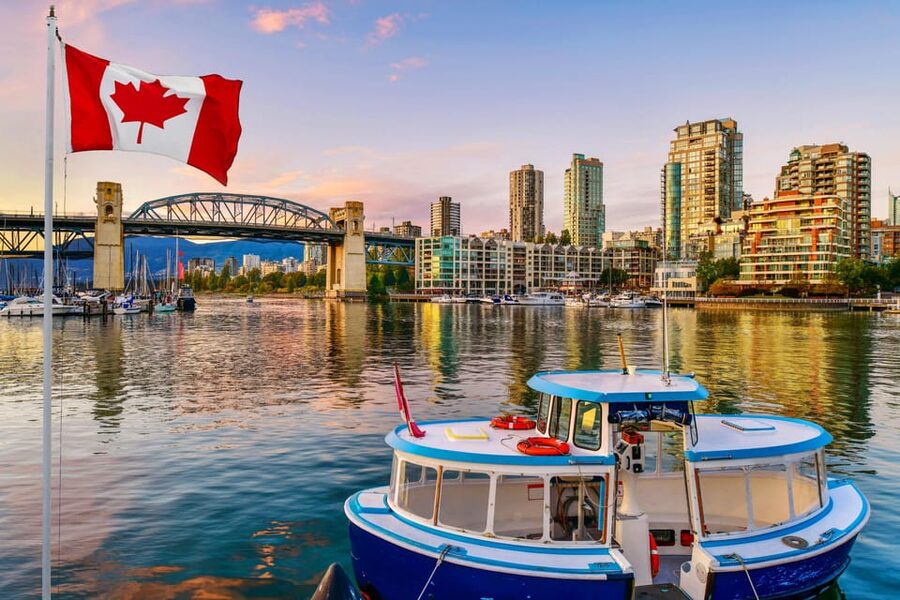 Seattle: Guided Day Trip to Vancouver - What the guide and vehicle add to the experience