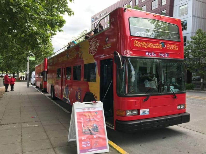 Seattle: Hop-on Hop-off Bus Tour and Sky View Observatory - Amazon Spheres and contemporary Seattle