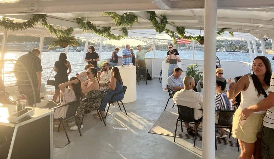 Seattle: Lake Union Happy Hour Cruise - Why Lake Union makes a fine short cruise