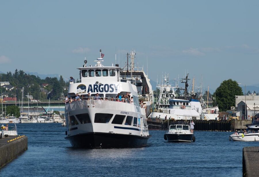Seattle: Locks Cruise with Local Guide - What the onboard guide adds