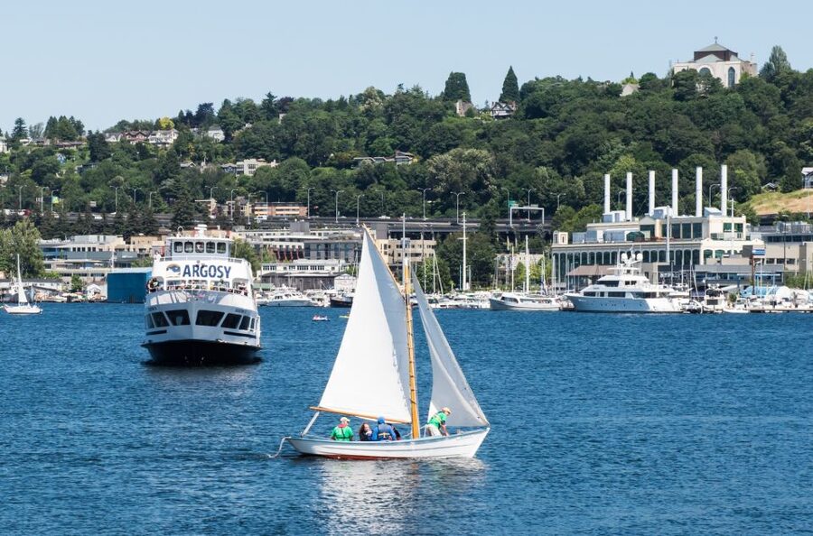 Seattle: Locks Cruise with Local Guide - Seating, views, and what to bring
