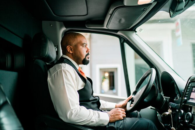 Seattle Roundtrip Chauffeur Driven Airport Transfer - Leaving SEA Without the Usual Airport Shuffle