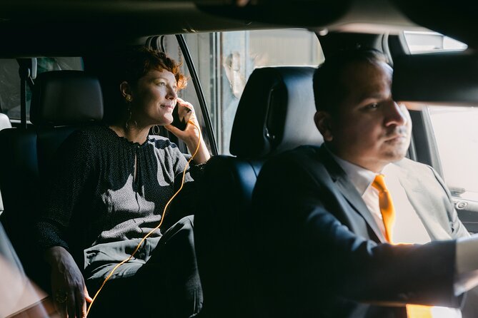 Seattle Roundtrip Chauffeur Driven Airport Transfer - What Flight Tracking Actually Does for You