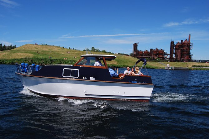 Seattle's Favorite Sightseeing Floating Homes Cruise - BYOB! - Floating homes, houseboats, and a movie connection