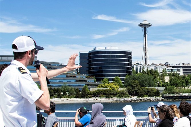 Seattle's Original Guided Harbor Cruise - Smith Tower and the return to Pier 55