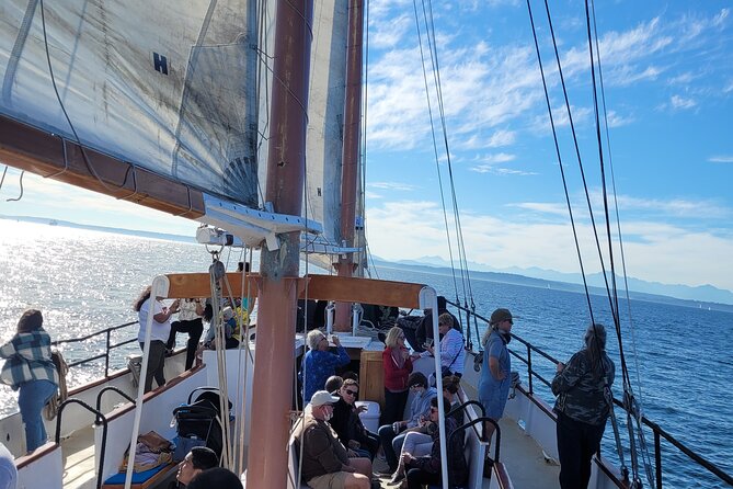 Seattle Sailing Harbor Tour - Crew, comfort, and the onboard mood