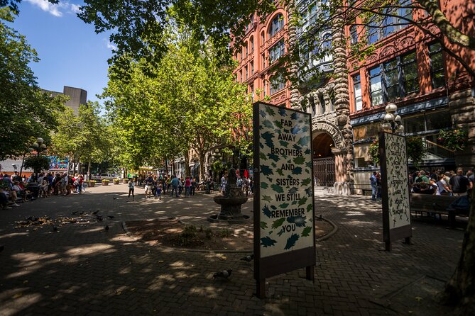 Seattle Scenic Panoramic Tour - Lake Union Park and the city’s waterfront character