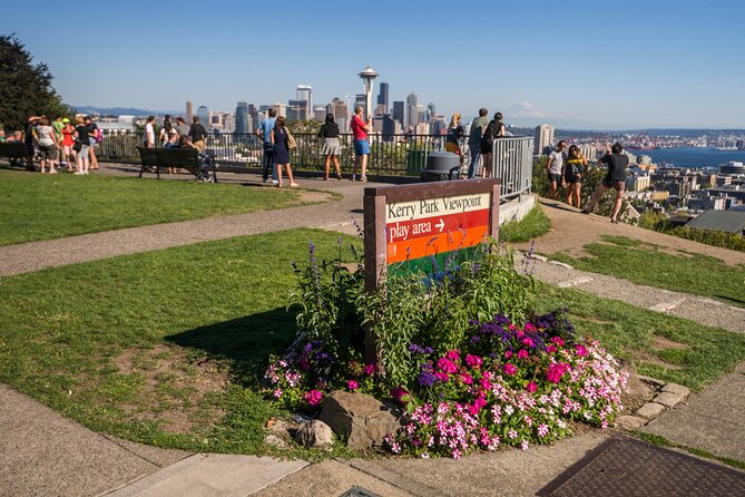 Seattle Scenic Panoramic Tour - What the guide adds to the ride