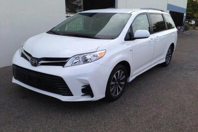 Seattle SEA Airport to Downtown|Pier 91|Bellevue Private Transfer - The private vehicle and what you may receive