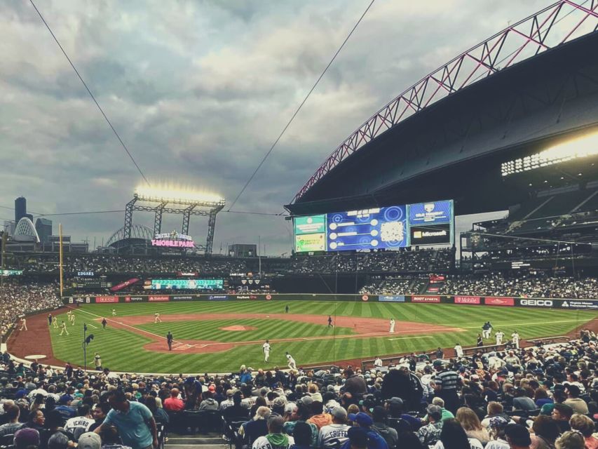 Seattle: Seattle Mariners Baseball Game at T-Mobile Park - Arriving at T-Mobile Park with a mobile ticket