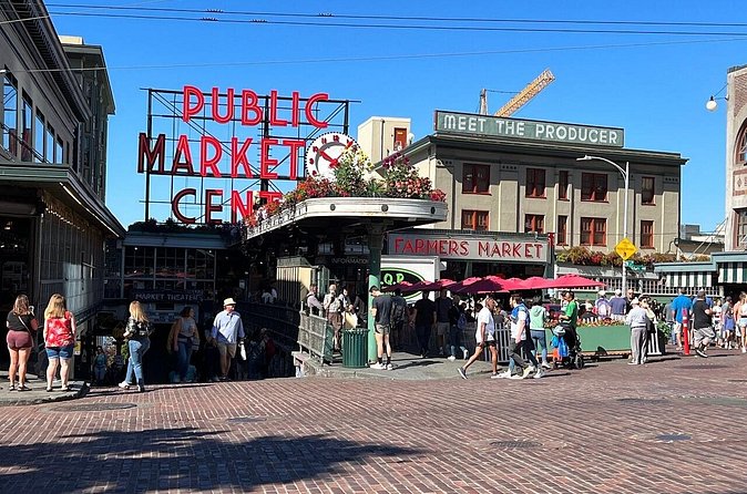 Show Me Seattle On Foot Downtown Walking Tour - The guide and group size