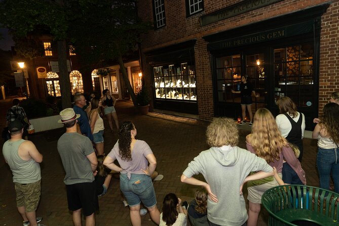 Sinister Sins, Scandal, and Shadows: Seattle Ghost Tour - How the guides shape the experience