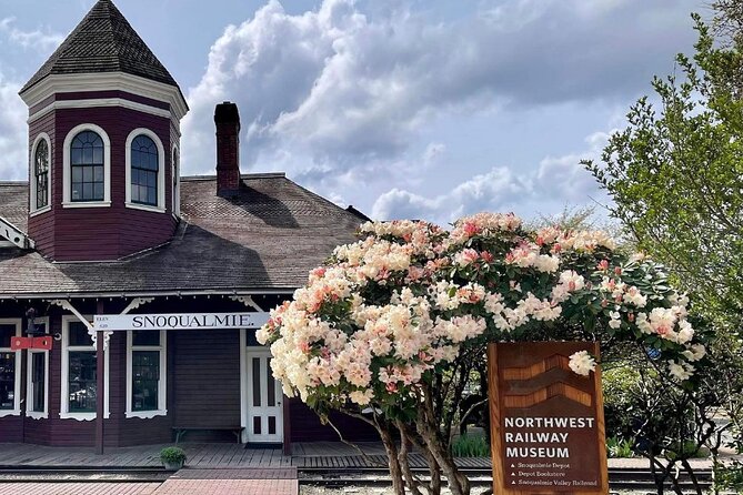 Snoqualmie Fall & Railway Museum 3-Hours (Private Tour) - Snoqualmie Historic Town and its railroad past