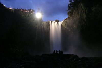 Snoqualmie Falls + Wine Tasting: All-Inclusive Small-Group Tour